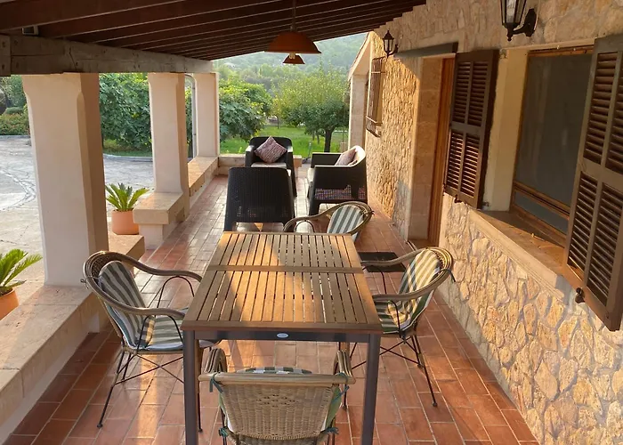 Lovely 10 Minutes Walk To Center Square Villa *